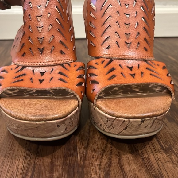 Altar'd State Cognac Wedges - Picture 7 of 11